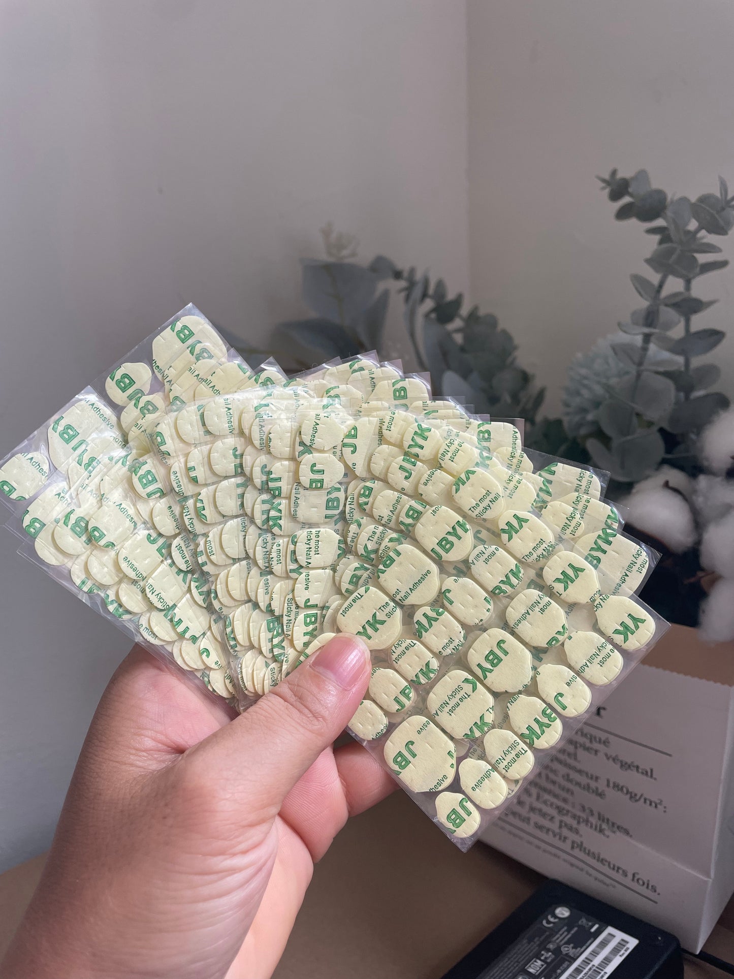 20 pieces of jelly glue for press on nails