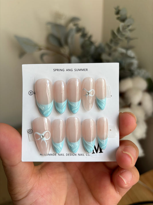 French-tip inspired press-on nail